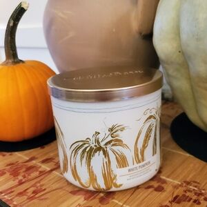White Barn - Gingered White Pumpkin Carmel Glaze Candle - White / Gold NWT